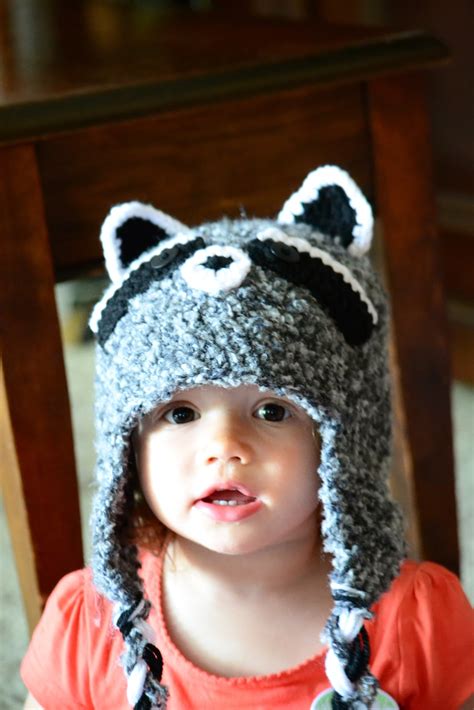 knotty knotty crochet raccoon hat  pattern