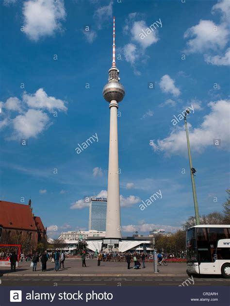 der tv turm berlin stellt mit einer höhe von 368m das höchste gebäude in deutschland und ist