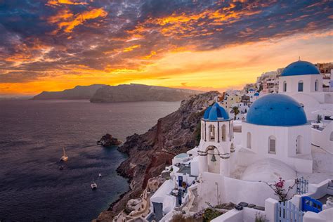 Why Oia Is The Perfect Place To Enjoy Santorinis Sunset