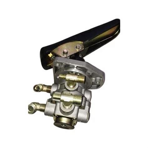 dual brake valve  rs piece truck air brake relay valve  delhi id