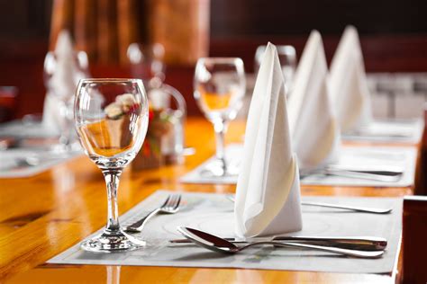 dining etiquette rules     transit hotels