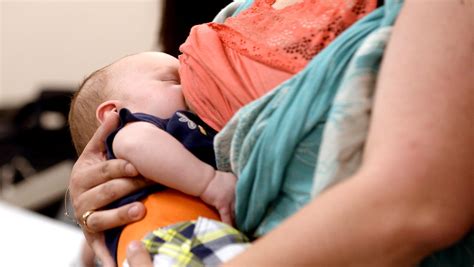 judge apologizes to breastfeeding mom