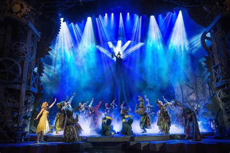 review wicked  musical  edinburgh reporter