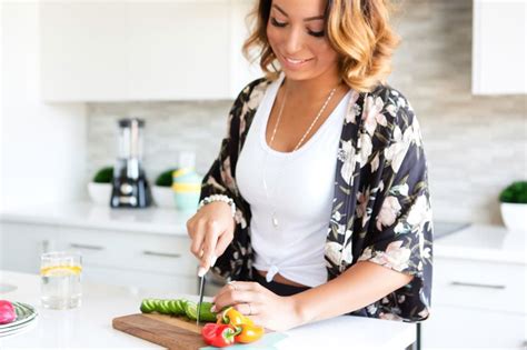 Best Meal Prep Tips For Weight Loss From 12 Fitness Experts