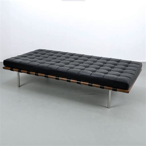 iconic barcelona daybed  ludwig mies van der rohe  knoll int