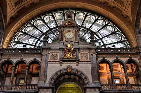 central station passenger hall detail  antwerp belgium encircle