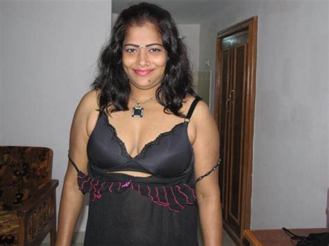 Mallu Nighty Pics Hot Indian Housewife Removing Night Dress