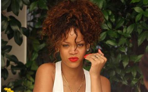 Rihanna Denies The Existence Of Her Sex Tape With J Cole