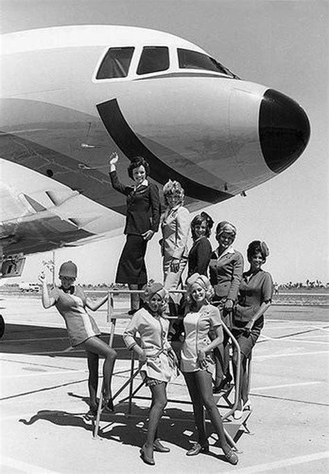 psa girls with l 1011 1970 s vintageairliners flight attendants flight