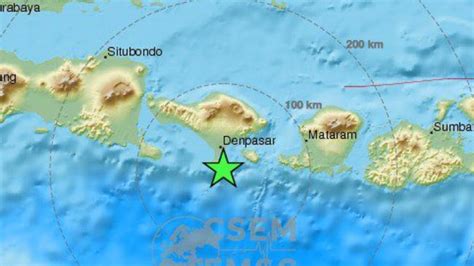 bali earthquake 6 4 magnitude quake shakes indonesian holiday island