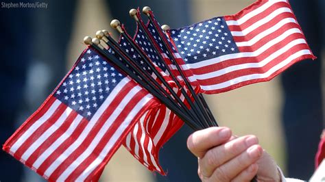 american flag act calls  feds american flags
