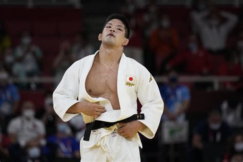 shohei ono judos elusive star dominates  olympics ap news