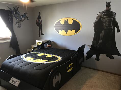 Машина бэтмена кровать бэтмена фото