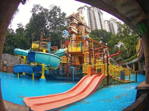 sunway lagoon malaysia living   moment