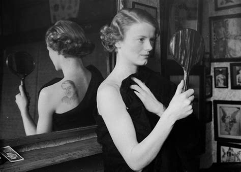 16 Vintage Photographs Of Women Showing Their Tattoos From