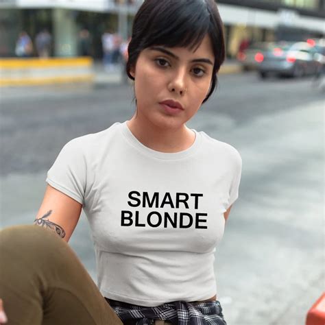 blwhsa fun brunette smart blonde printed t shirt women best friend