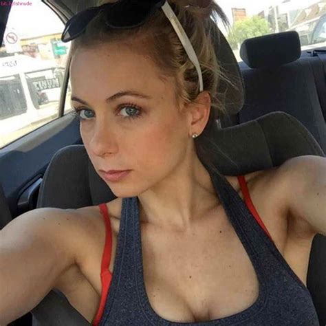 iliza shlesinger new private nude photos — american comedian have abs scandal planet