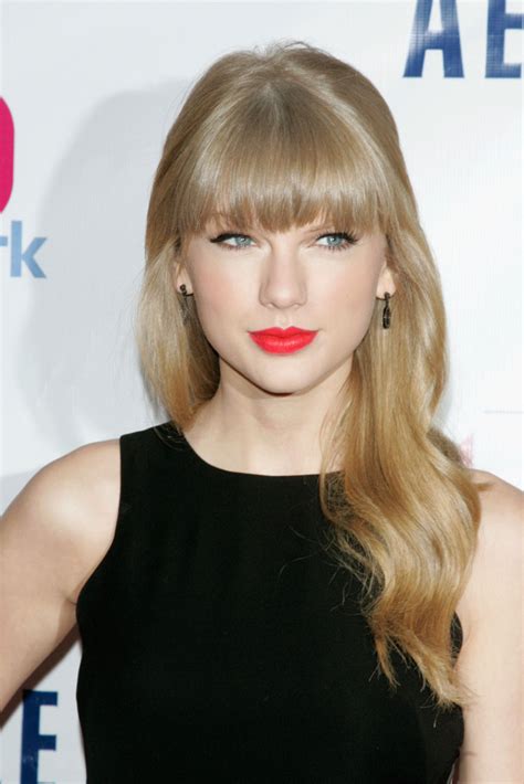 Taylor Swift Red Lipstick Taylor Swift Beauty Looks