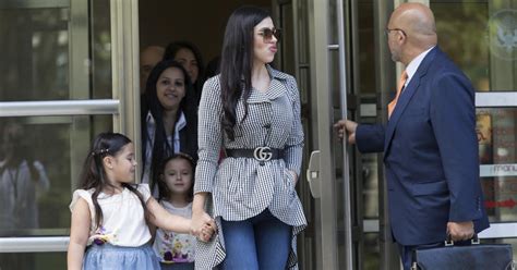 El Chapo Trial Mexican Drug Lord Texted Wife About Twin Daughters