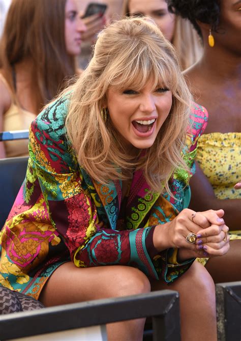 Taylor Swift Loves Those ‘drunk Taylor Memes As Much As You Do Glamour