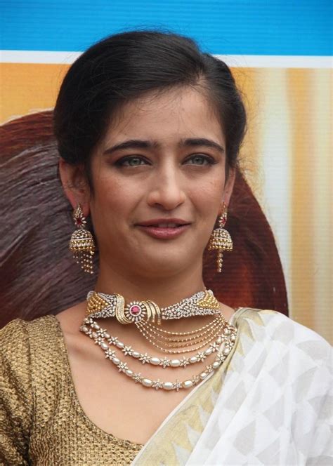 high quality bollywood celebrity pictures akshara haasan