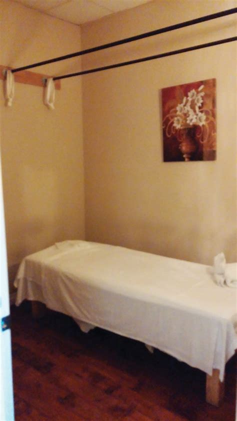 emerald spa room picture oc massage  spa
