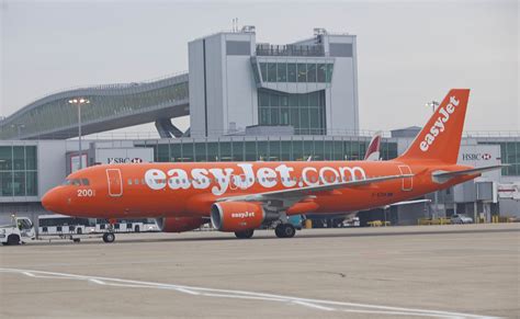cost easyjet reports strong profit growth aviationbe