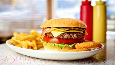 10 Unhealthy Things Lurking In Your Burger