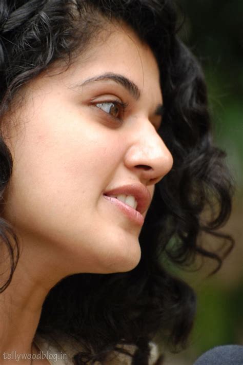 south indian actress taapsee cute close up stills mp3 songs free download telugu hindi