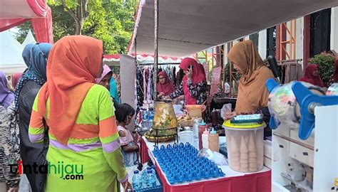 sambut ramadan dwp dinas lingkungan hidup subang gelar bazar