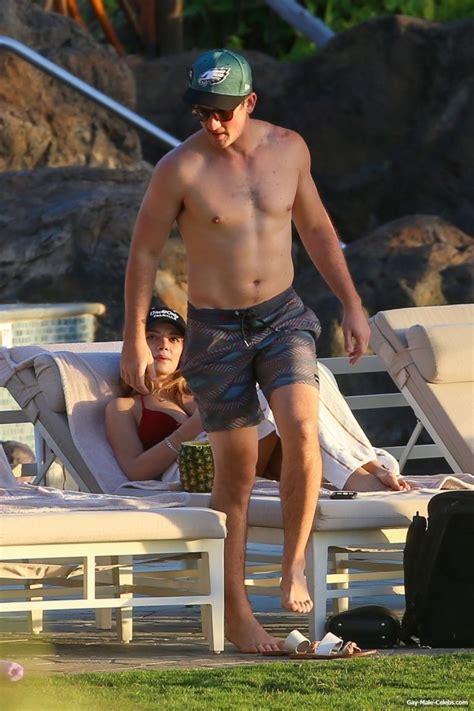 miles teller shirtless 5 photos the male fappening