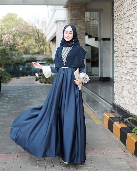 model dress satin hijab warna navy  gaya kondangan super elegan