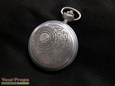 doctor who 10th doctor s chameleon arch pocket watch 2 900×675