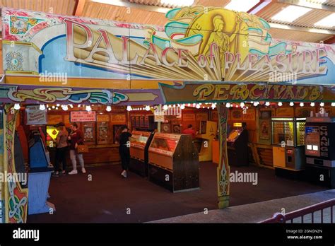 fairground arcade  res stock photography  images alamy