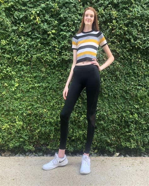 Маки Каррин девушка с самыми длинными ногами в мире Zefirka