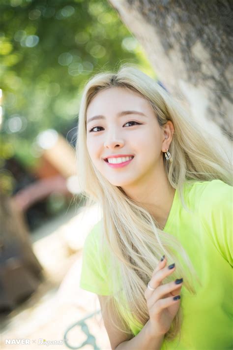 Itzys Yuna Had A Sassy And Cute Reaction When She Was Asked To Smile
