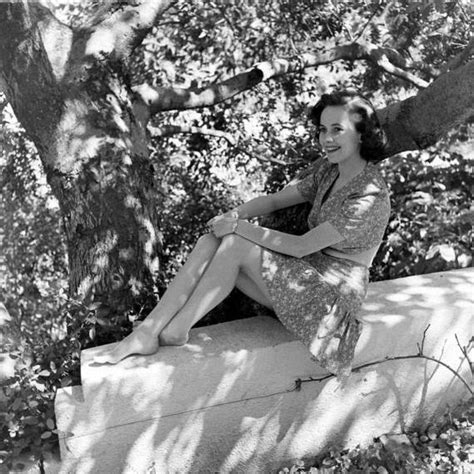 teresa wright s feet