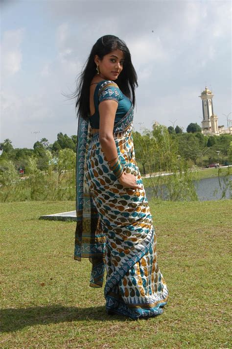 actress priyamani in saree hot stills