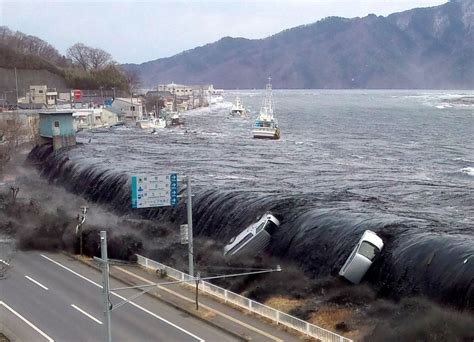 deadliest tsunamis   time