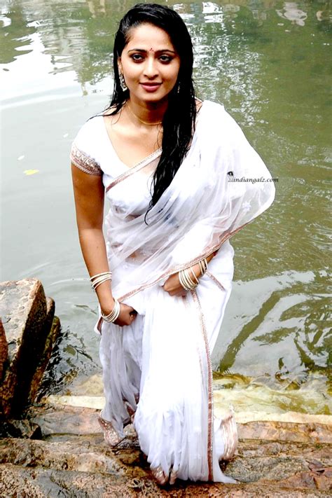 Anushka Shetty Angry And Hot In Chudithaar Indiangalz