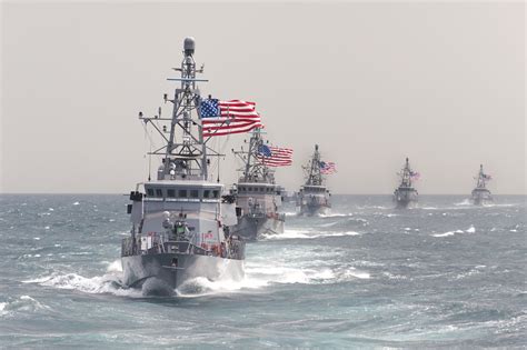 uss hurricane leads  formation  ships   fleet  flickr