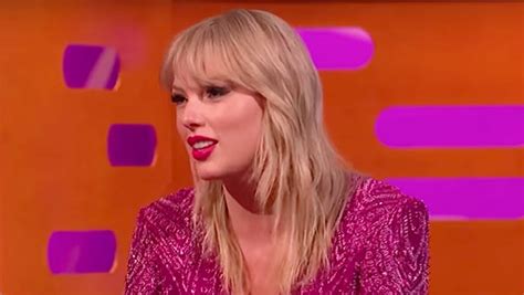 Taylor Swift Tells Car Accident Story To Sophie Turner