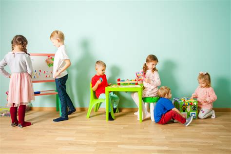 comprehensive guide  starting  growing  home daycare cyberparent