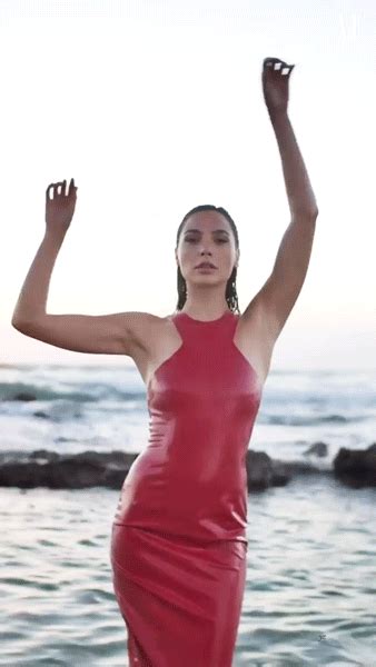 gal gadot showed off sexy feet and tits for vanity fair 18 photos