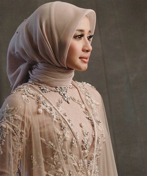 Kebaya Brokat Modern Hijab 2021