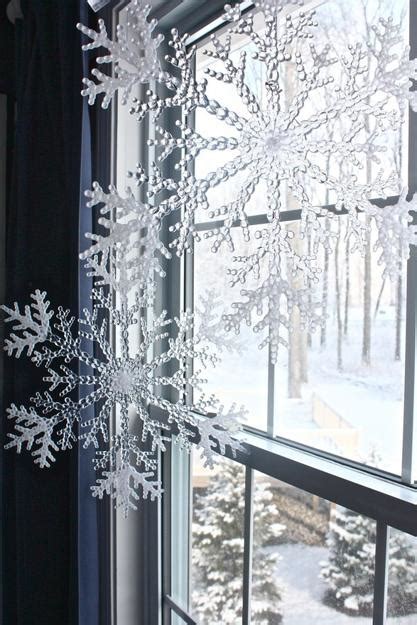 ways   snowflakes  winter home decorating