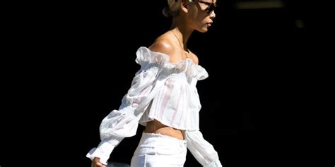 18 Chic Off The Shoulder Tops Best Off The Shoulder Tops