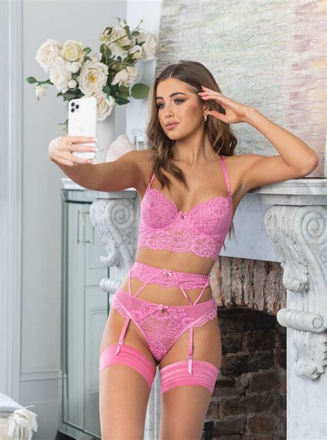 The Hottest Valentine’s Day Lingerie To Spice Up Your Night Starting