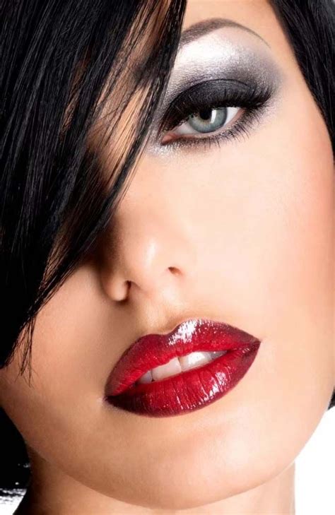 Makeup Elegant In Style With Smokey Eyes Perfect Red