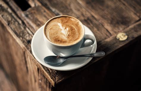 kostenlose foto morgen schaum tasse latte cappuccino getraenk